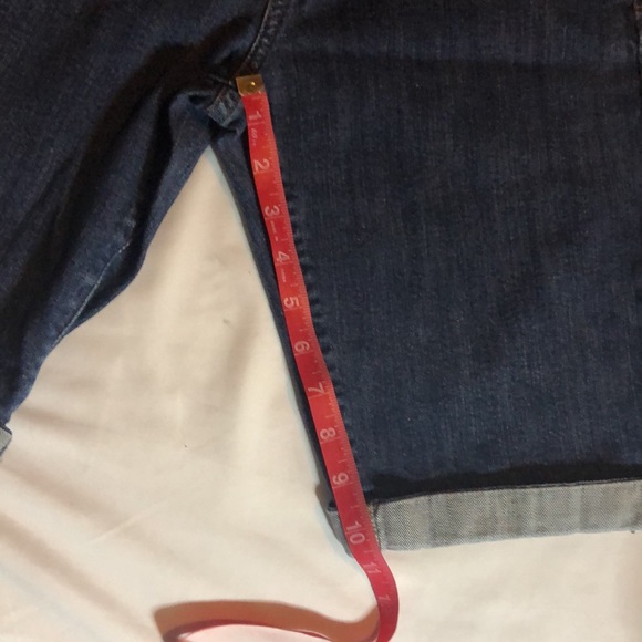 Levi vintage high rise blue Jean shorts 8 - Picture 9 of 10